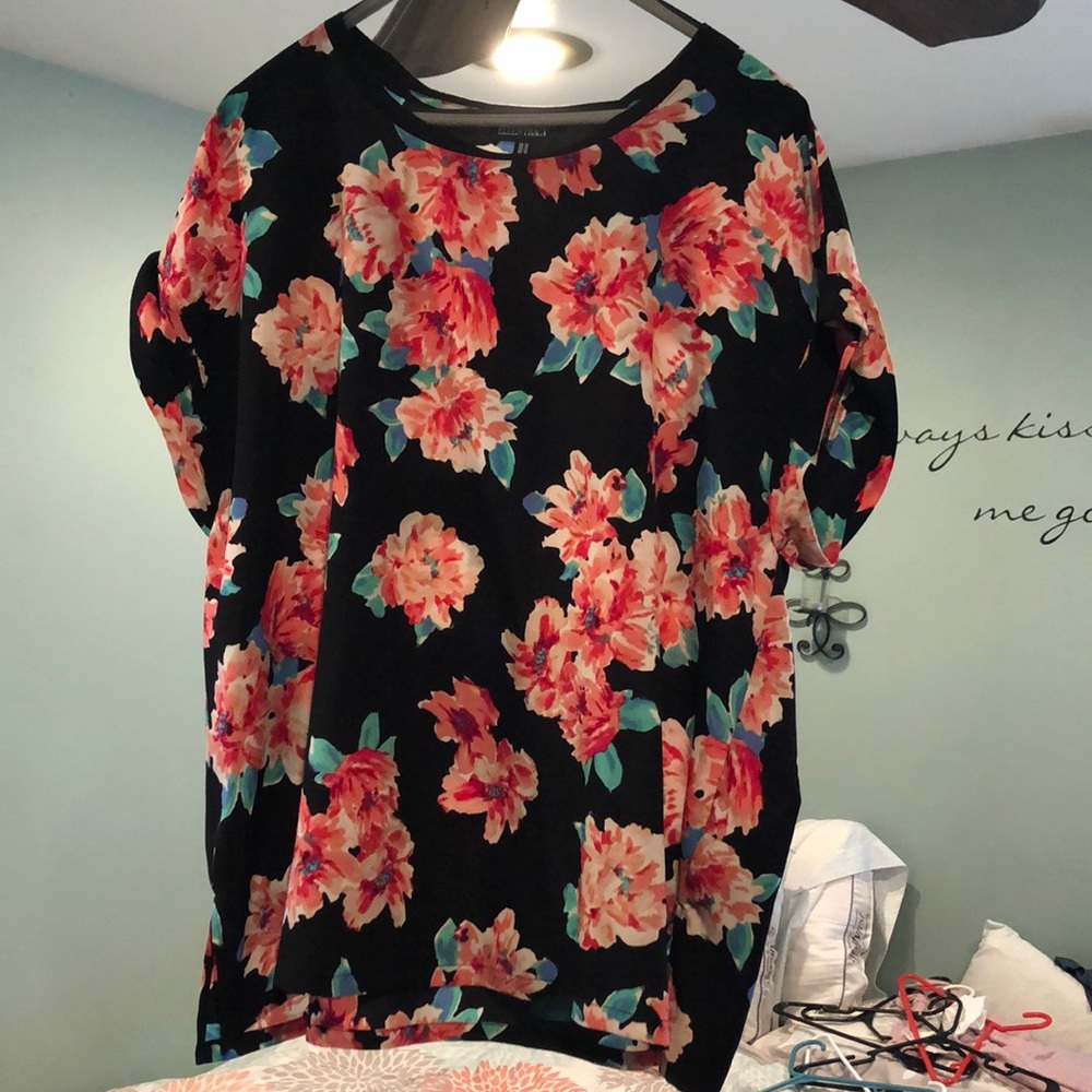 Floral blouse tee